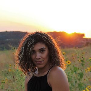 Meet your Posher, Janecia